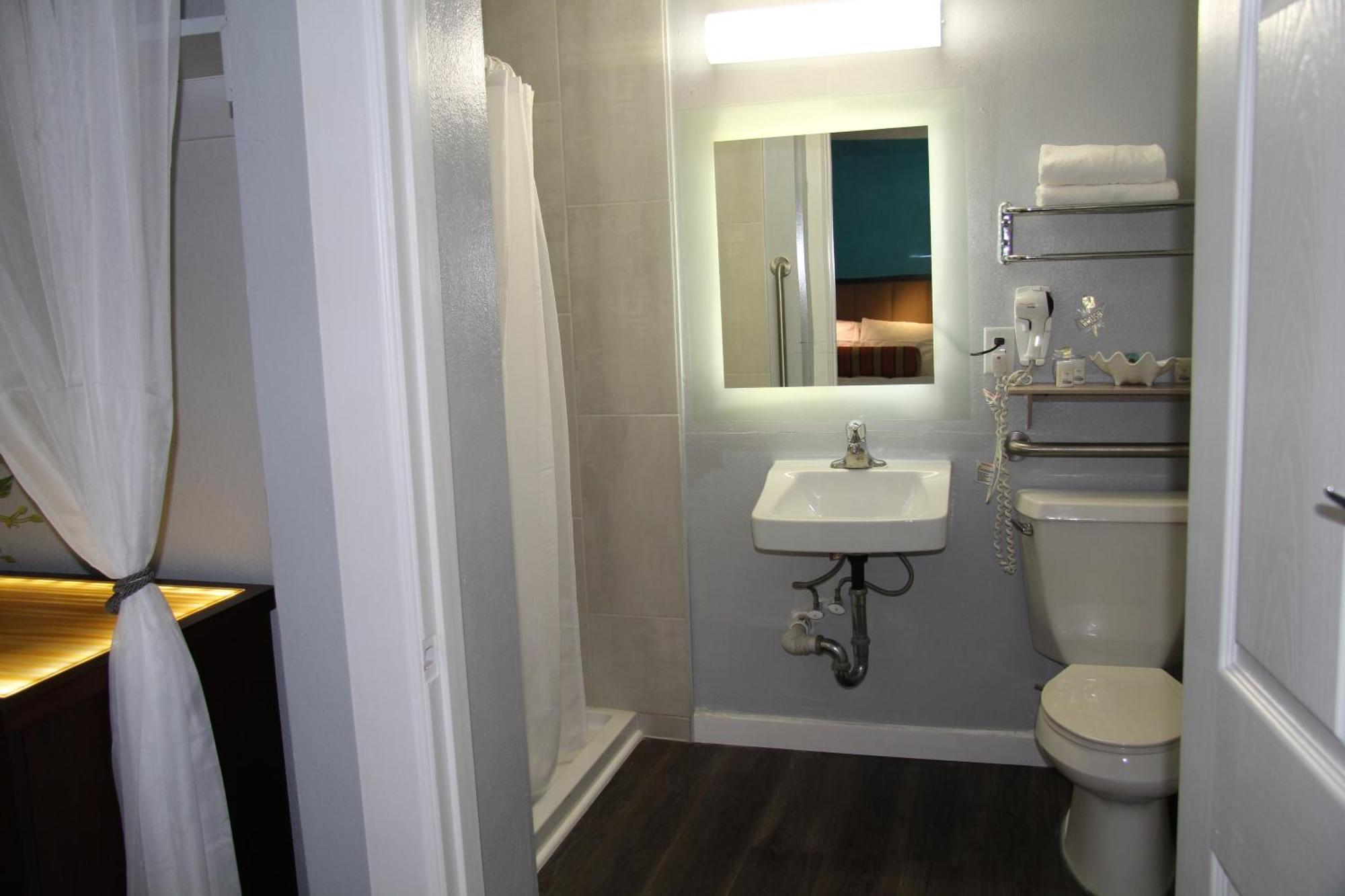 Naval Suites Bremerton Exterior foto